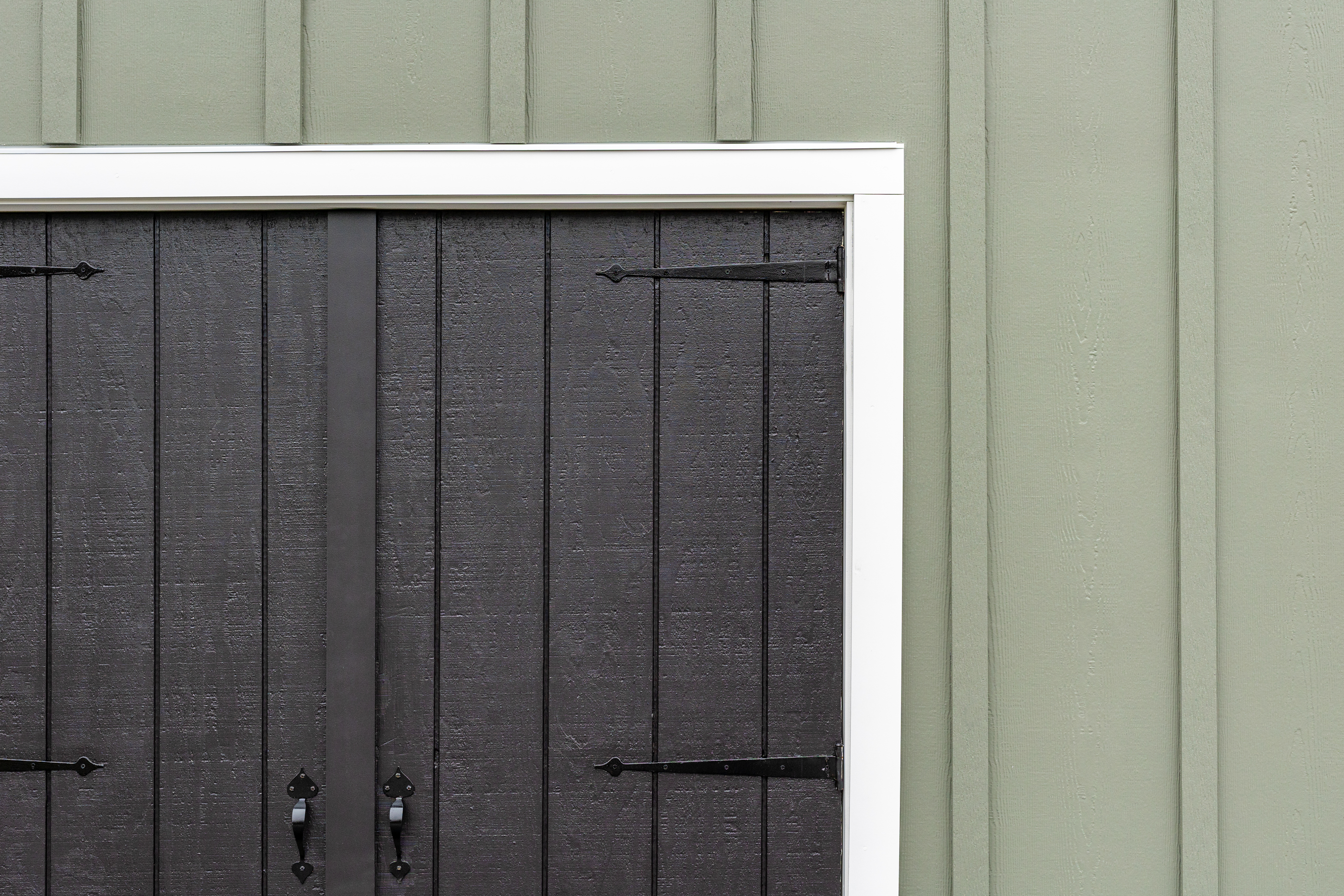 Main 5 - HARDIE PANEL HZ5 48 IN. X 96 IN. PRIMED SMOOTH FIBER CEMENT PANEL SIDING - Burlington Lumber Company