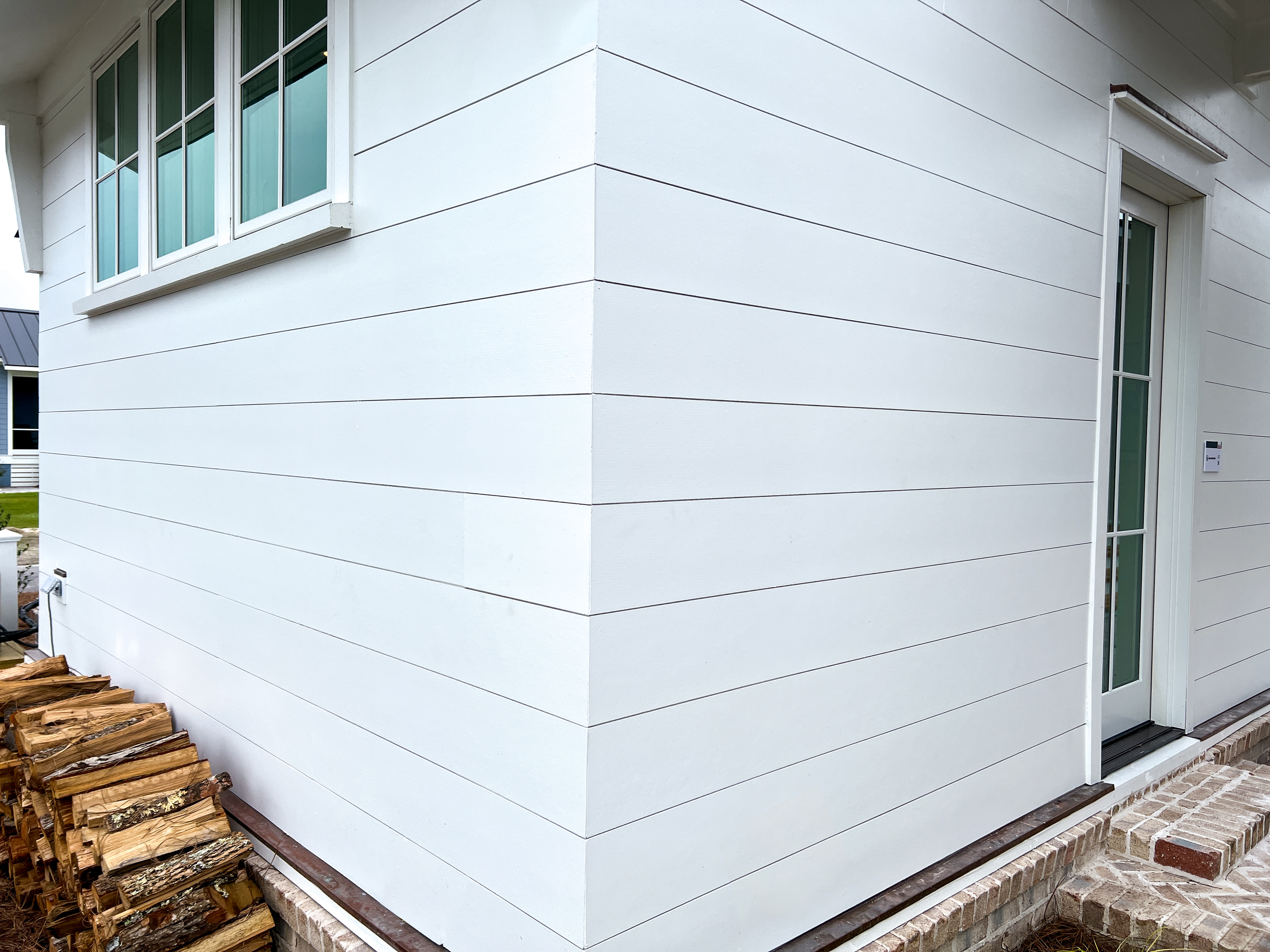 Main 10 - HARDIE PLANK HZ5 7.25 IN. X 144 IN. PRIMED SMOOTH FIBER CEMENT ARTISAN LAP SIDING - Arlington Coal & Lumber