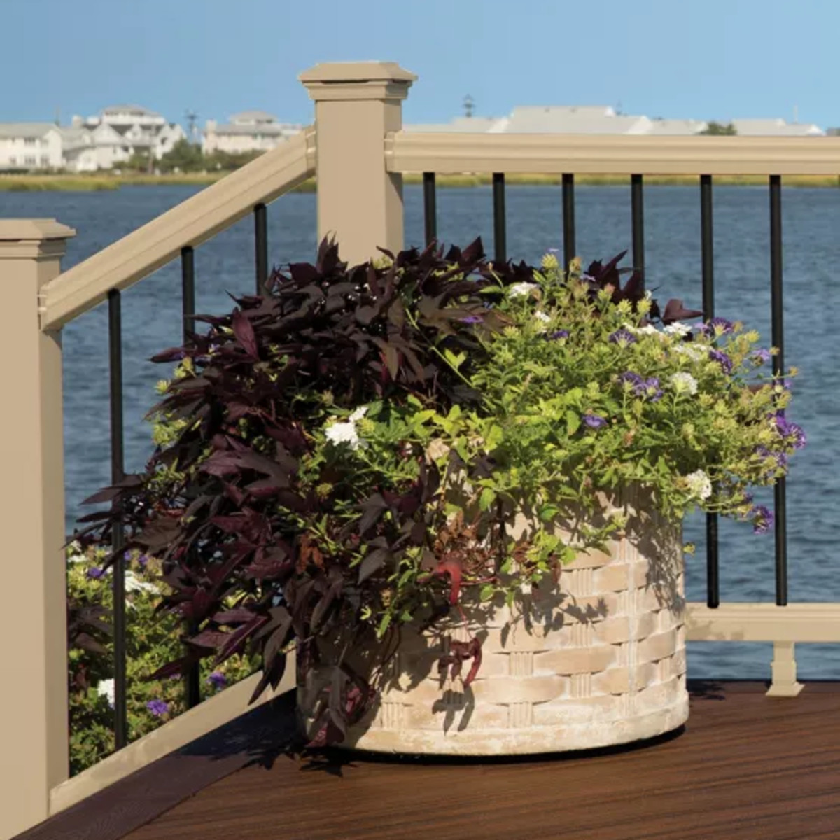 Main 12 - 8-ft Transcend Accessory Infill Kit for Round Aluminum Balusters-Horizontal-Classic White - Arlington Coal & Lumber