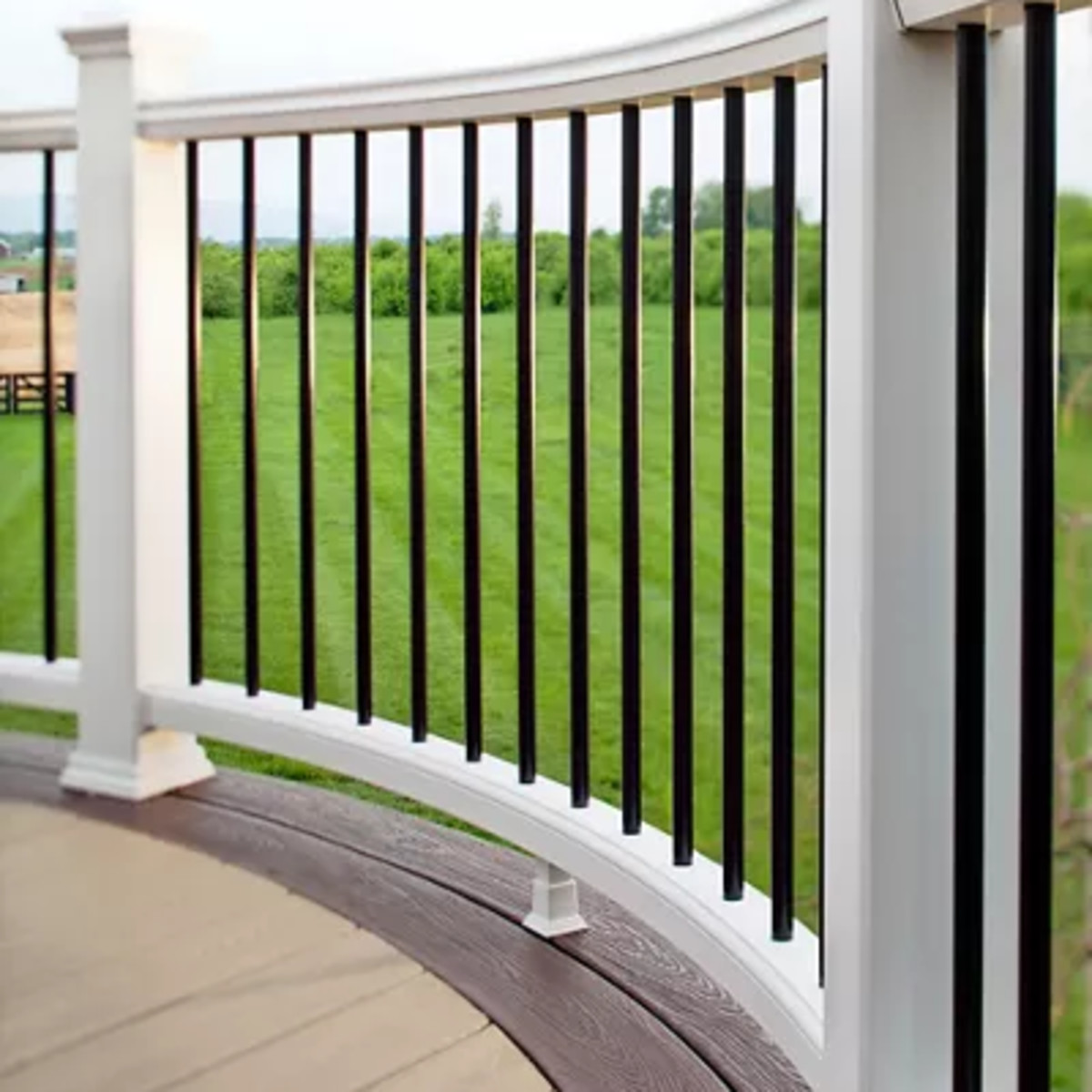 Main 2 - 6-ft x 36-in Transcend Horizontal Rail Kit with Round Aluminum Balusters - Classic White Full Span - Arlington Coal & Lumber