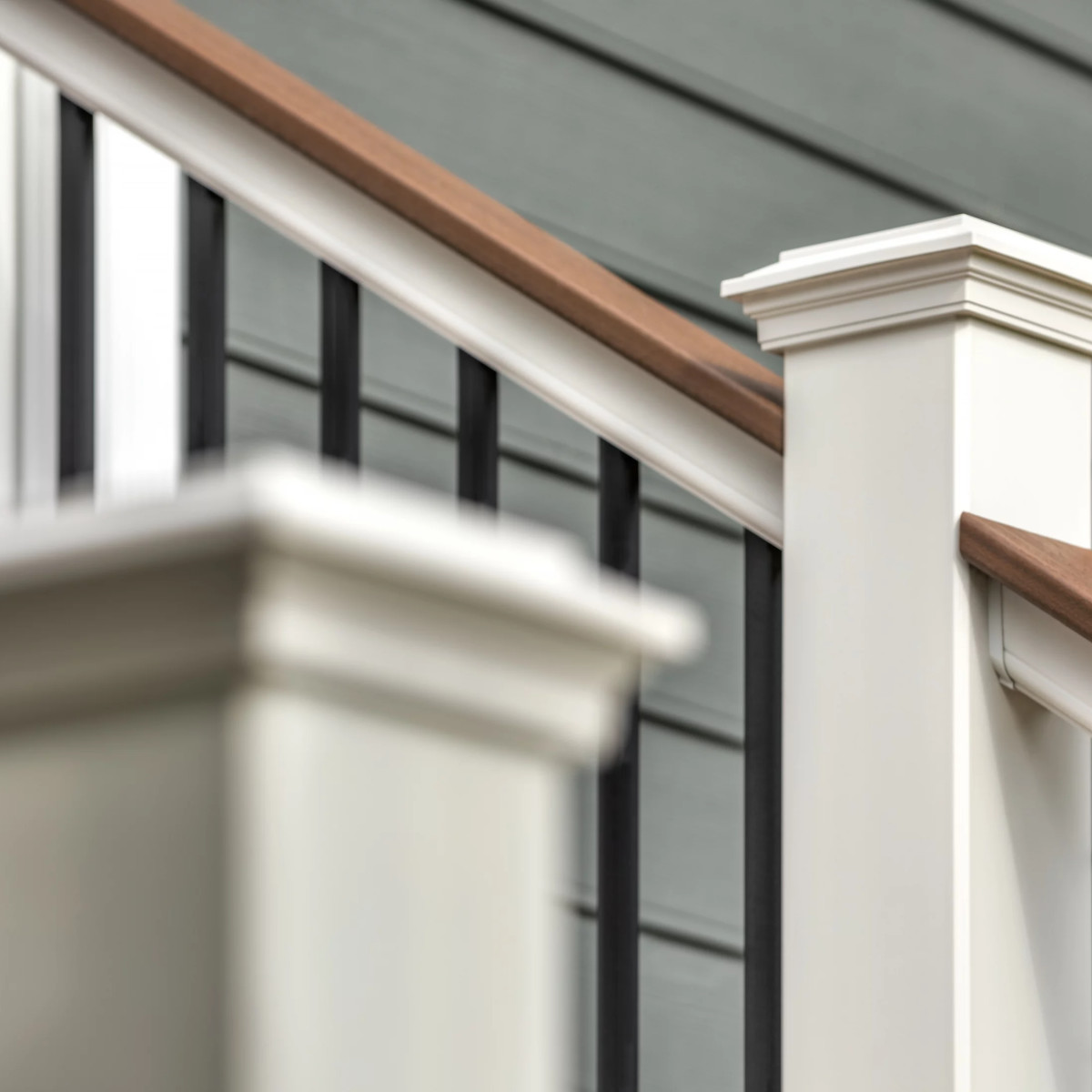 8-ft Transcend Accessory Infill Kit for Round Aluminum Balusters-Stair-Classic White - Arlington Coal & Lumber