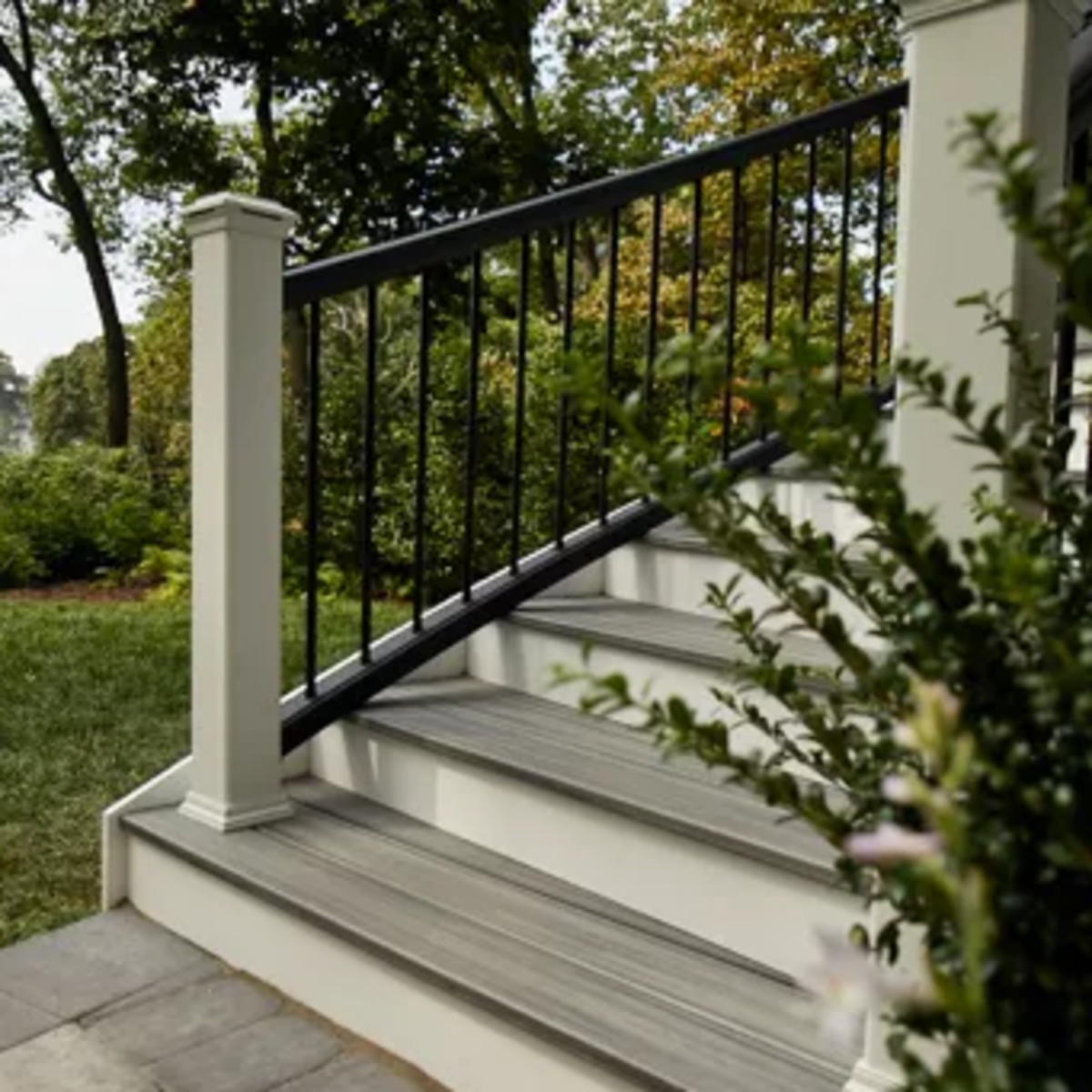 Main 12 - 8-ft x 36-in Transcend Horizontal Rail Kit with Round Aluminum Balusters - Classic White Full Span - Arlington Coal & Lumber