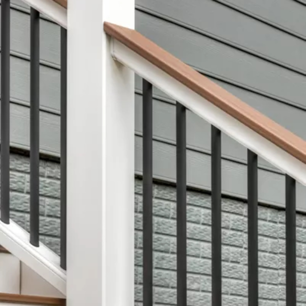 Main 16 - 6-ft Transcend® Crown Top Rail - Charcoal Black Full Span - Arlington Coal & Lumber