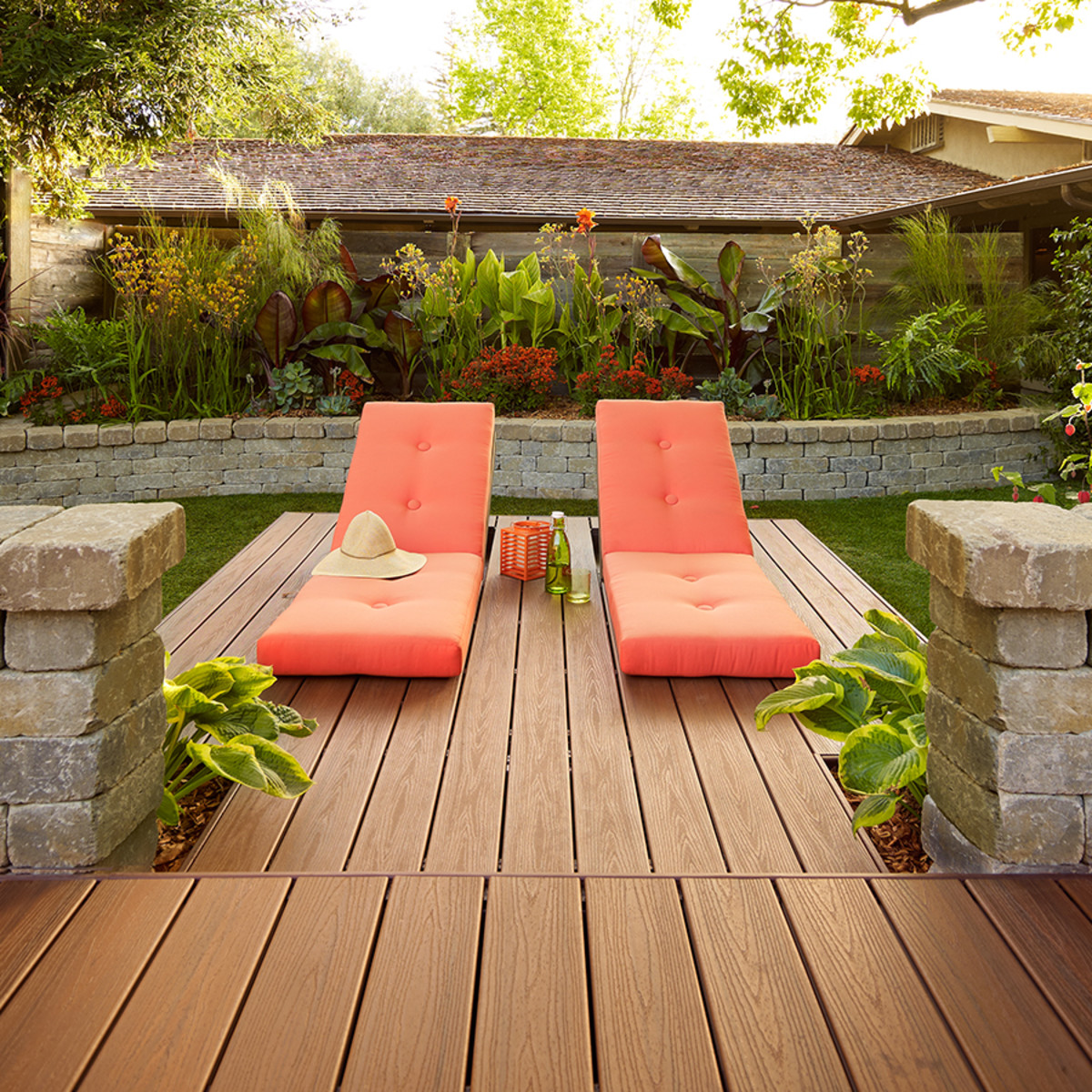 Main 10 - .94-in x 5.5-in x 20-ft Square Transcend® Lava Rock - Arlington Coal & Lumber